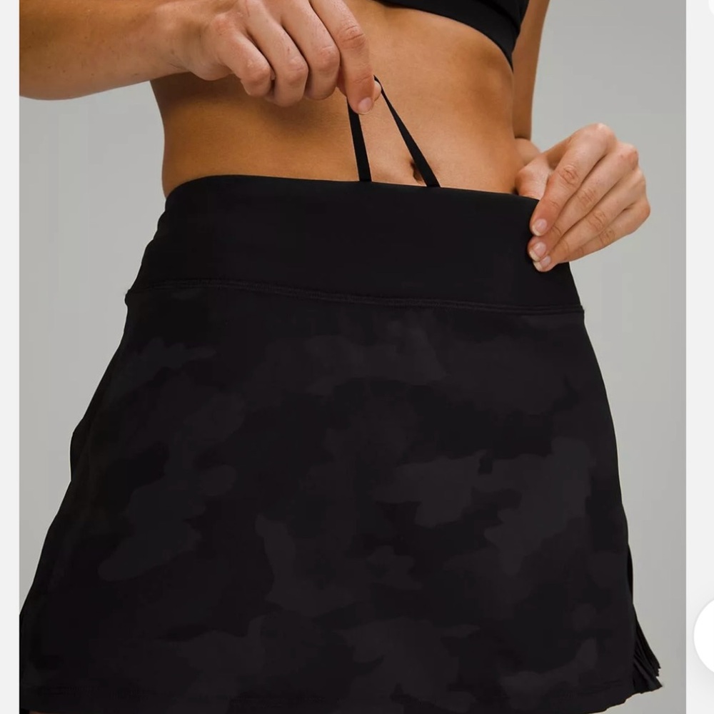 Lululemon play off the pleats skort